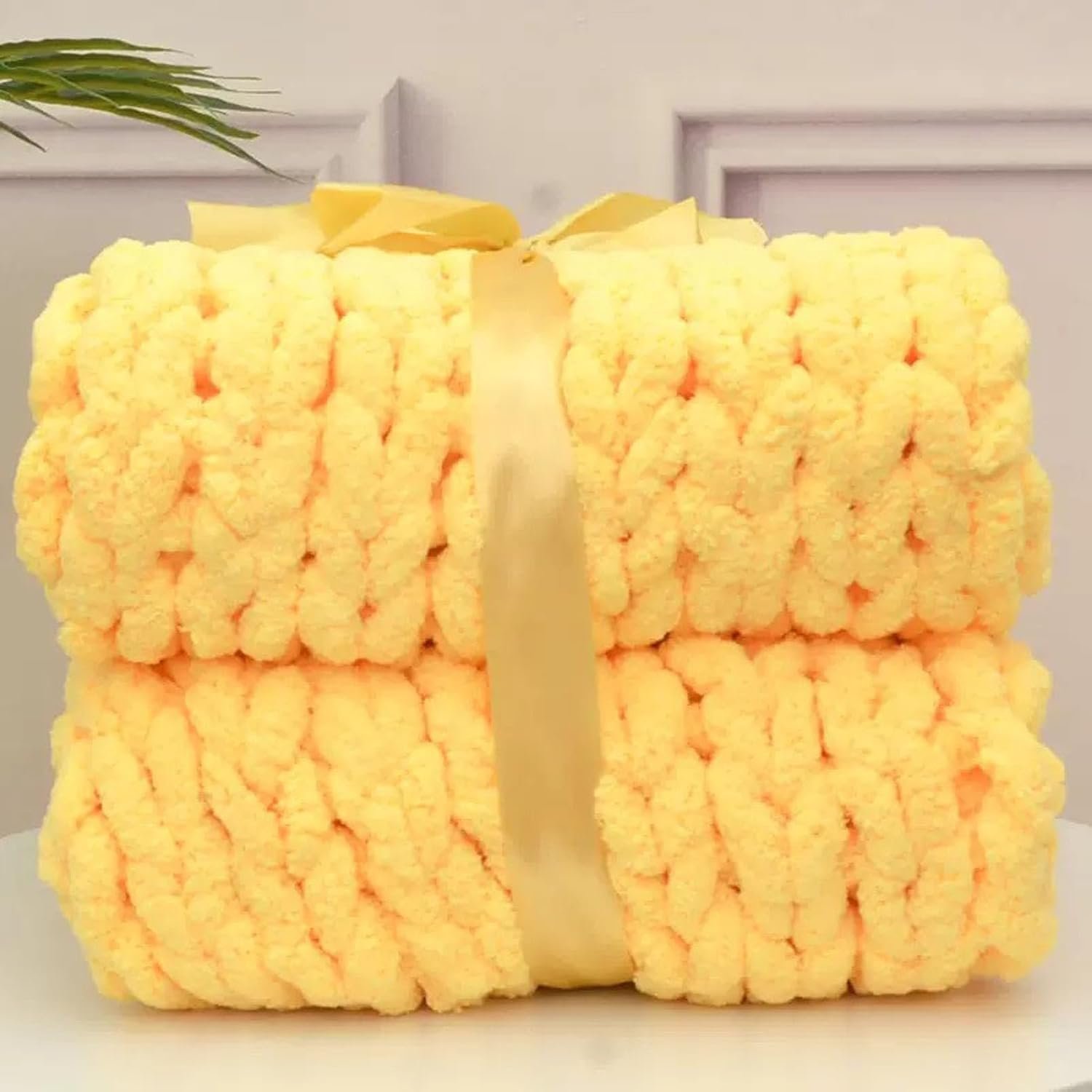 Wttfc Chunky Knit Blanket, Luxury Chunky Knit Blanket Throw, Chunky Knit Throw Blanket for Couch, Hand Knitted Chenille Blanket for Sofa and Bed, Machine Washable,Yellow,50x50cm