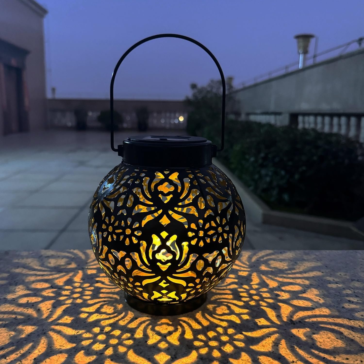 Outdoor Solar Hanging Lantern Lights, Waterproof Tabletop Solar Lights with Handle, LED Solar Moroccan Lanterns, Metal Decorative Garden Solar Lights for Lawn, Porch, Backyard (1 Pack Black)
