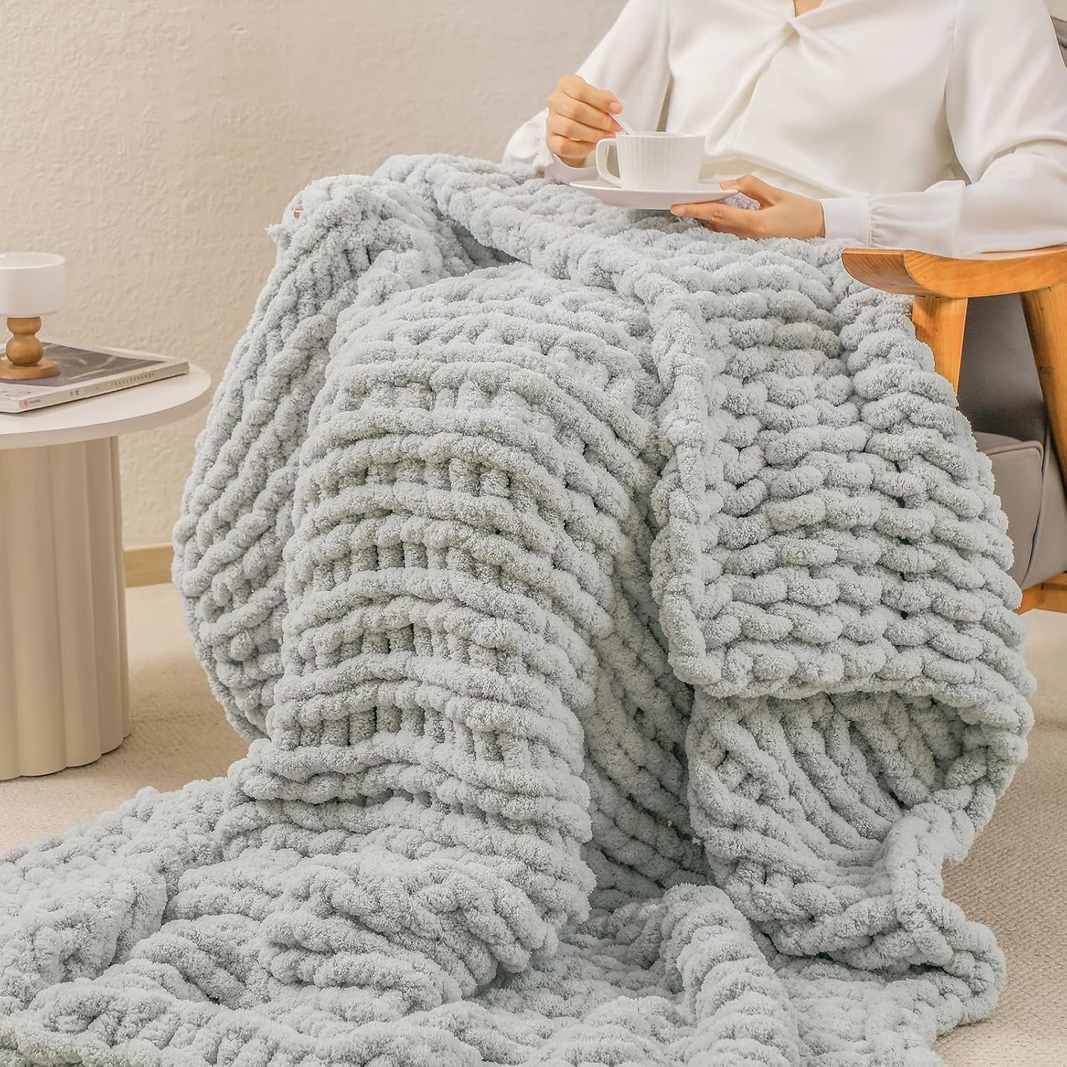 bearberry Chunky Knit Throw Blanket 50x60in Jumbo Chenille Light-Grey