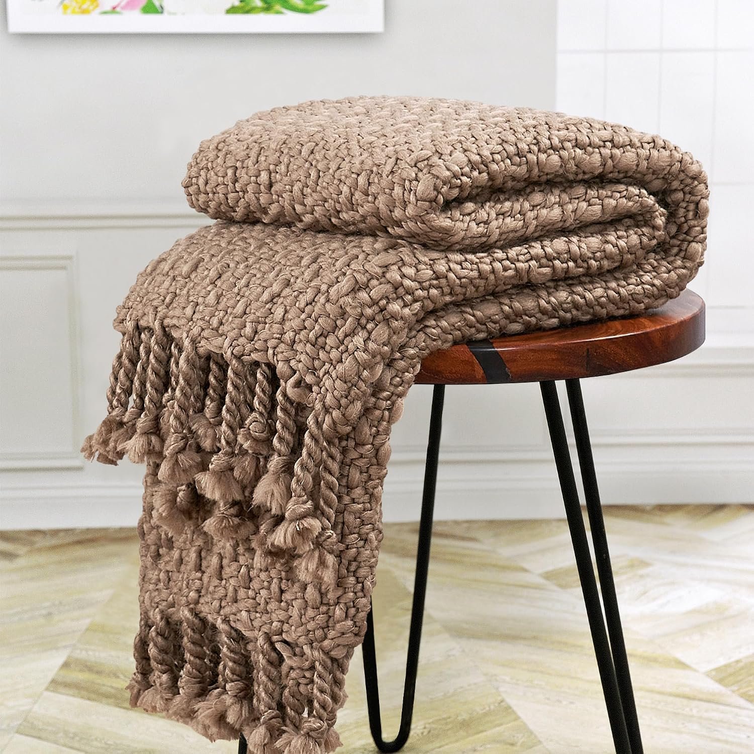 Chunky Knit Throw Blanket with Braided Tassels 50″ x 60″, Hand Knitted Soft Thick Yarn Basket Weave Boho Farmhouse Blanket, Plush Fluffy Tassel Decor Throw for Couch Bed Sofa, Brown