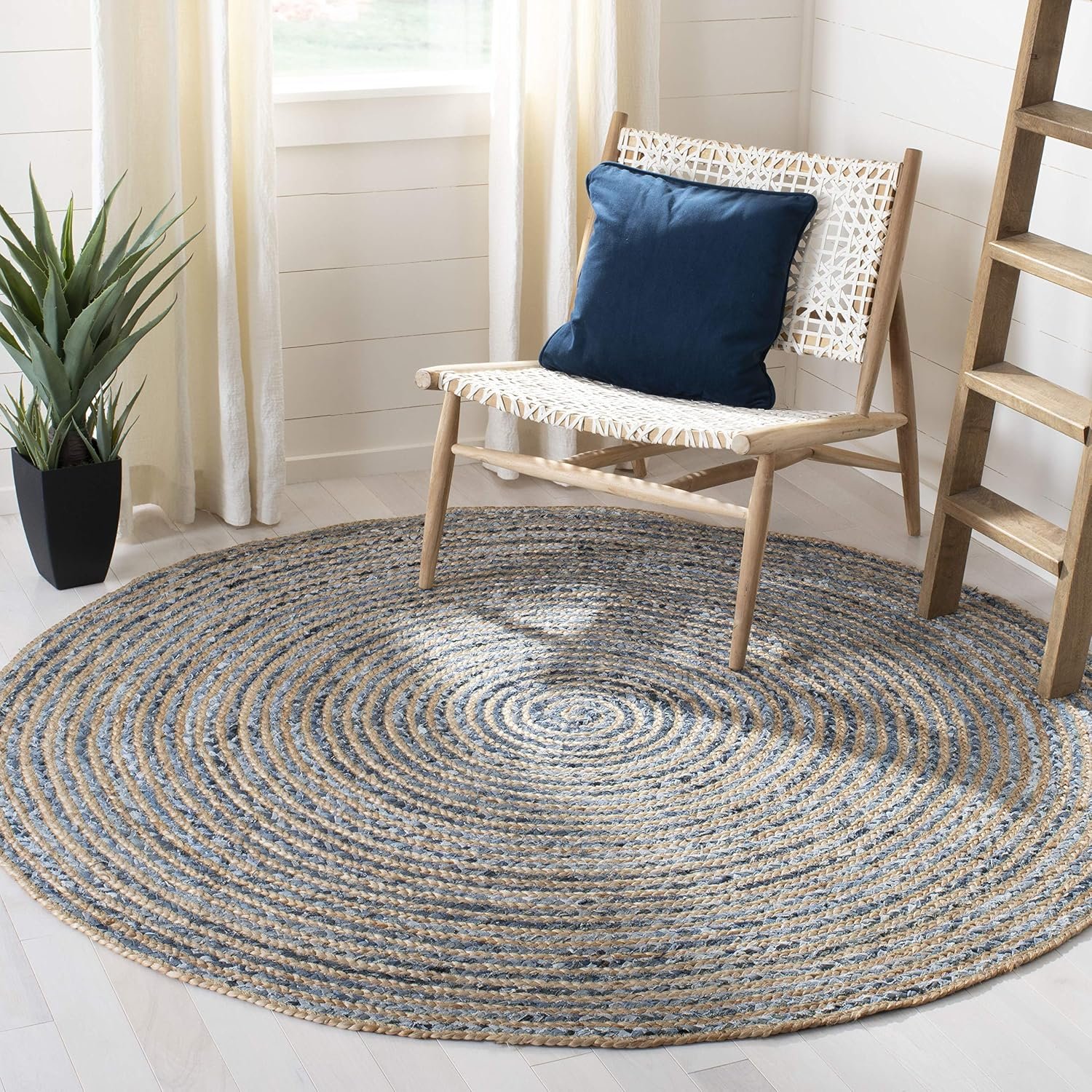 SAFAVIEH Cape Cod Collection Area Rug – 5′ Round, Natural & Blue, Handmade Flat Weave Jute, Ideal for High Traffic Areas in Living Room, Bedroom (CAP250A)